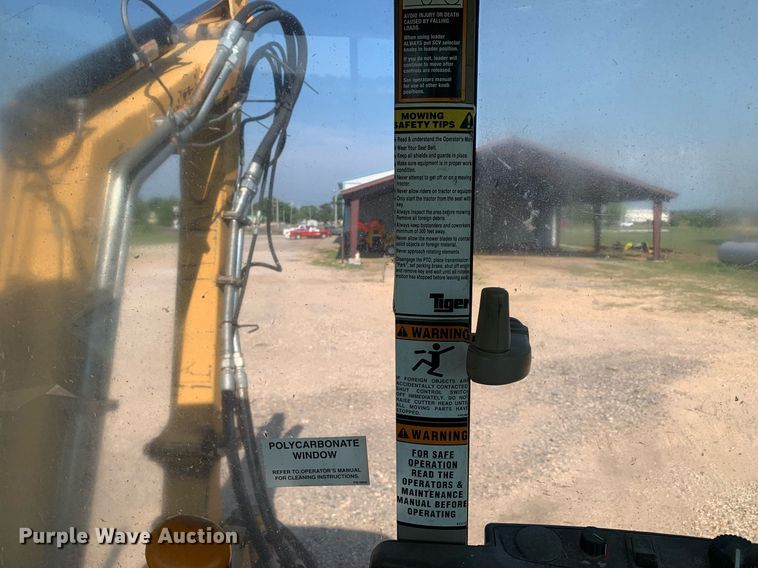 image for item LH9690 2010 John Deere 6330  tractor