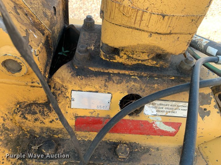 image for item LH9690 2010 John Deere 6330  tractor