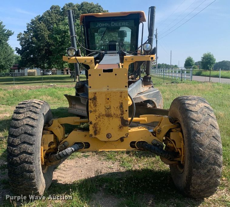 image for item LH9691 2005 John Deere 672D  motor grader