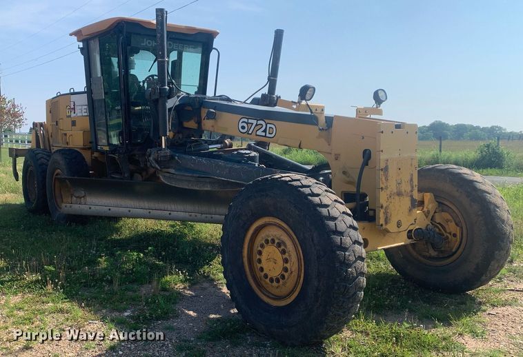 image for item LH9691 2005 John Deere 672D  motor grader