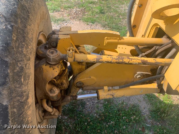 image for item LH9691 2005 John Deere 672D  motor grader