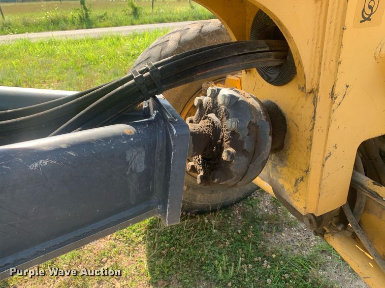 image for item LH9691 2005 John Deere 672D  motor grader