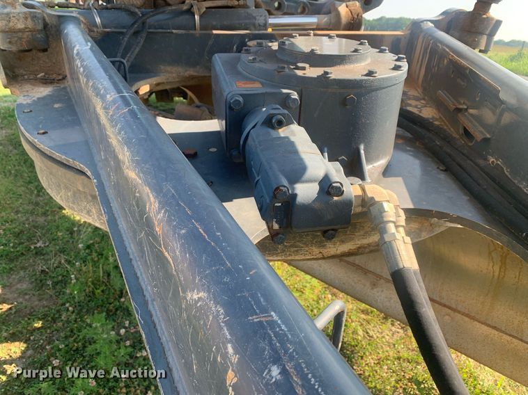 image for item LH9691 2005 John Deere 672D  motor grader