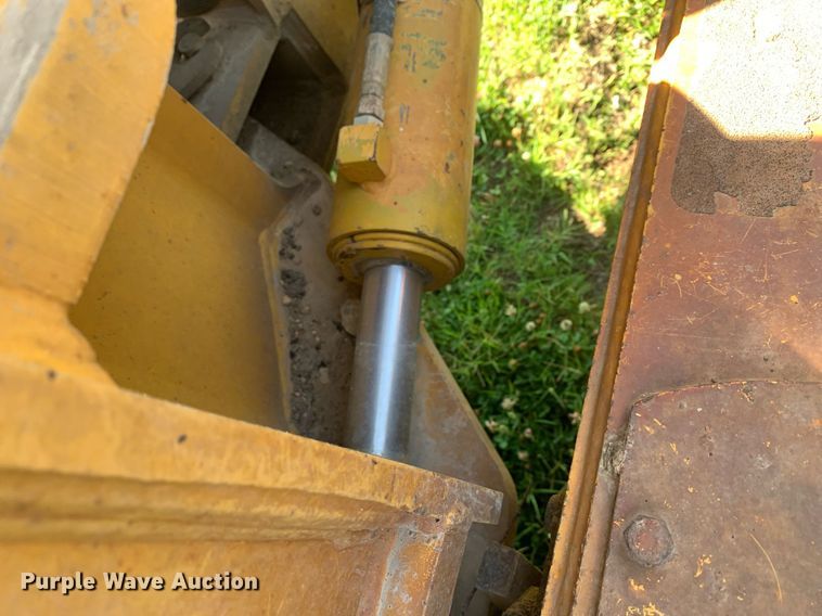 image for item LH9691 2005 John Deere 672D  motor grader