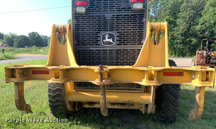 image for item LH9691 2005 John Deere 672D  motor grader