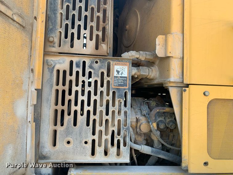 image for item LH9691 2005 John Deere 672D  motor grader