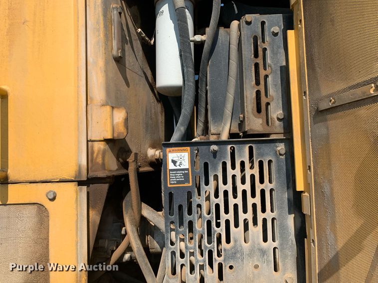 image for item LH9691 2005 John Deere 672D  motor grader