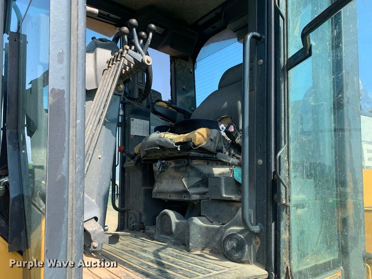 image for item LH9691 2005 John Deere 672D  motor grader