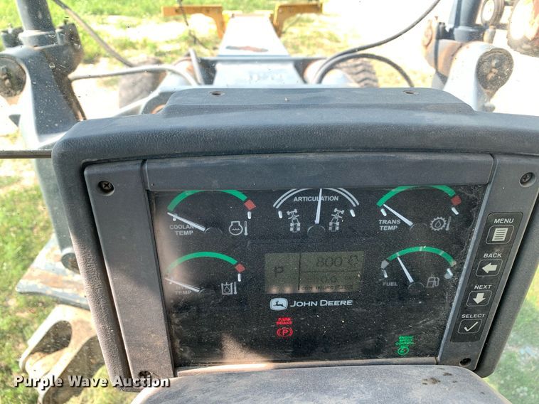 image for item LH9691 2005 John Deere 672D  motor grader