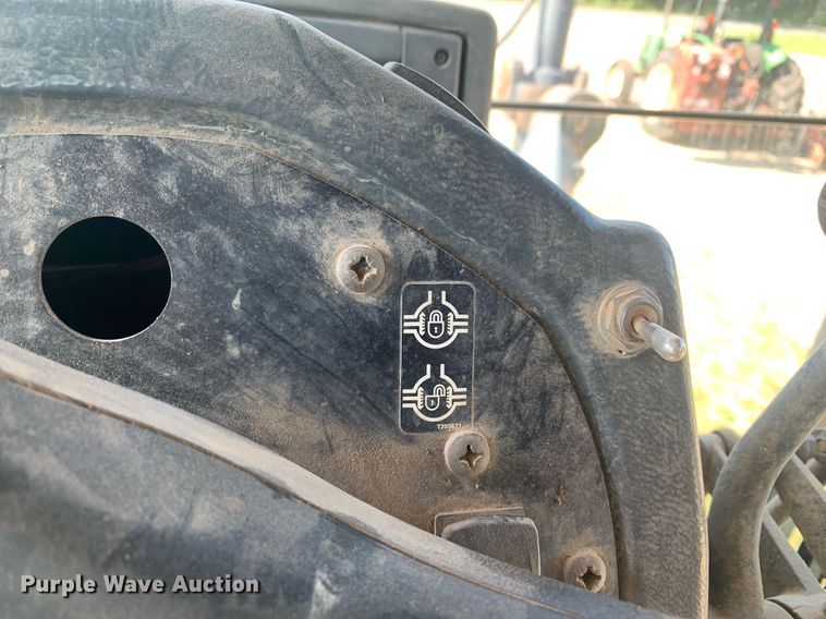 image for item LH9691 2005 John Deere 672D  motor grader