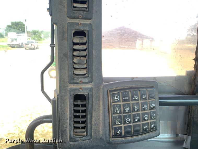 image for item LH9691 2005 John Deere 672D  motor grader