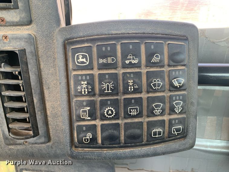 image for item LH9691 2005 John Deere 672D  motor grader