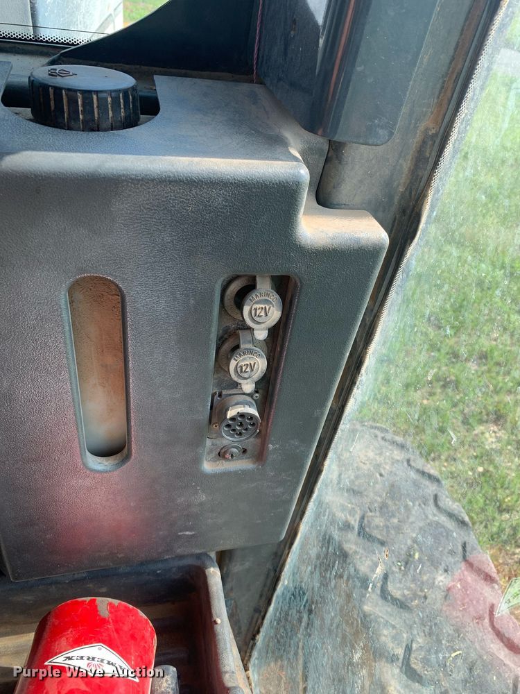 image for item LH9691 2005 John Deere 672D  motor grader