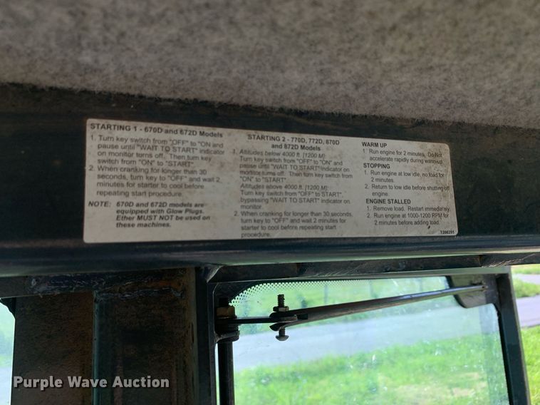 image for item LH9691 2005 John Deere 672D  motor grader