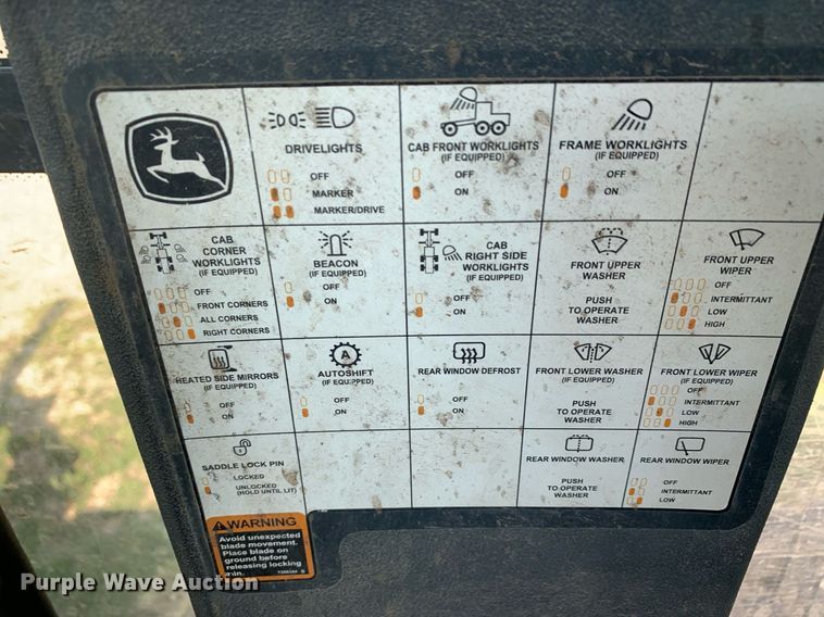 image for item LH9691 2005 John Deere 672D  motor grader