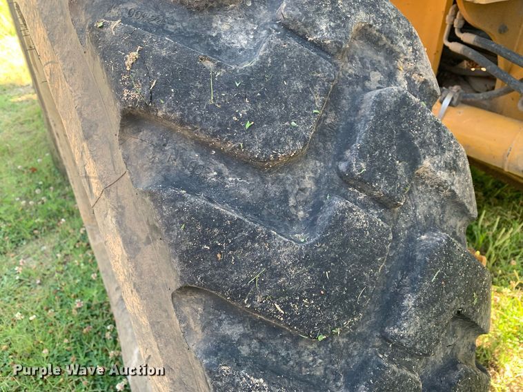 image for item LH9691 2005 John Deere 672D  motor grader