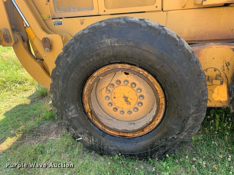 image for item LH9691 2005 John Deere 672D  motor grader