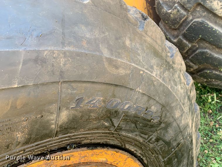 image for item LH9691 2005 John Deere 672D  motor grader