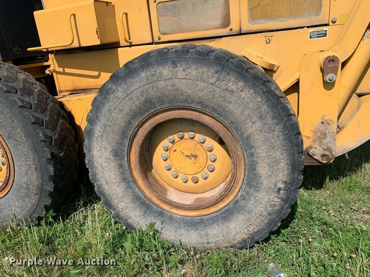 image for item LH9691 2005 John Deere 672D  motor grader