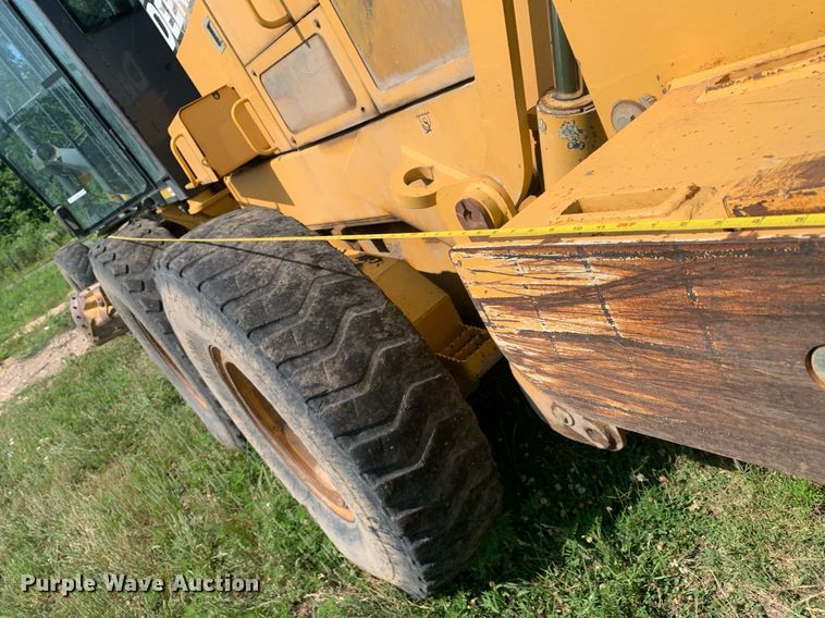 image for item LH9691 2005 John Deere 672D  motor grader