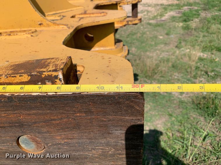 image for item LH9691 2005 John Deere 672D  motor grader