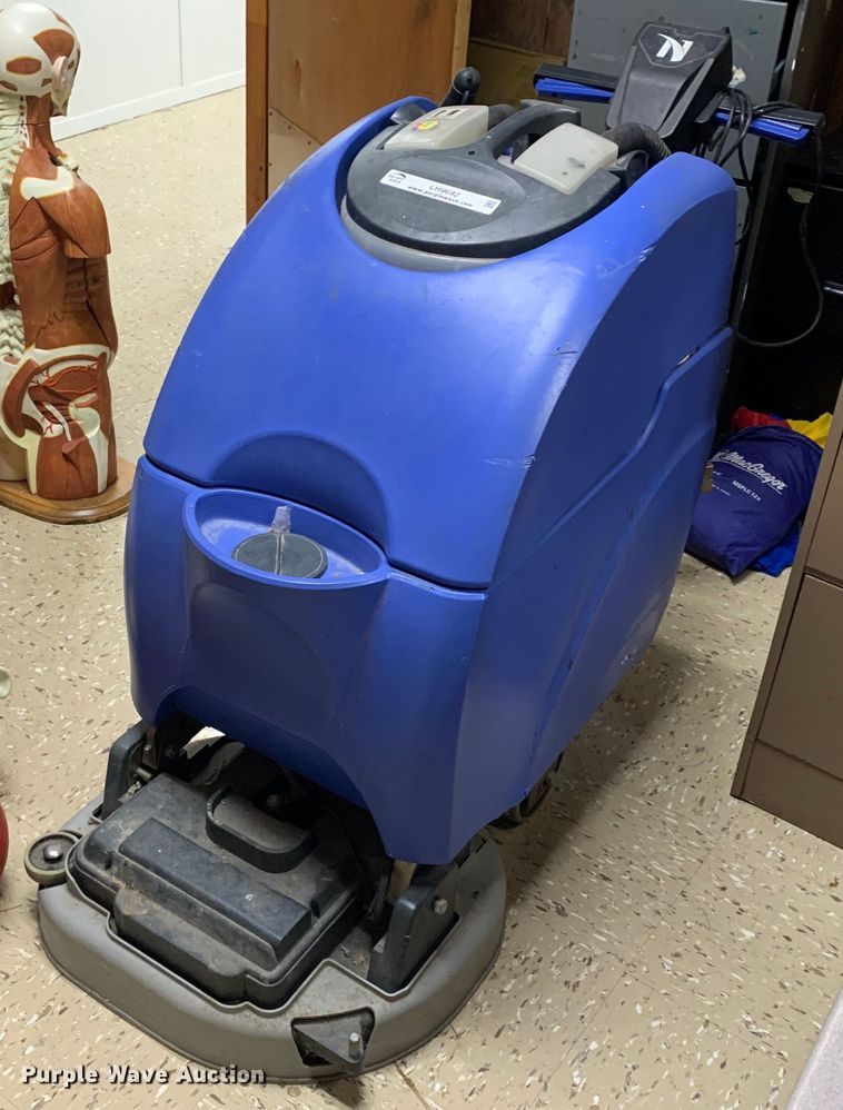 image for item LH9692 Floor sweeper