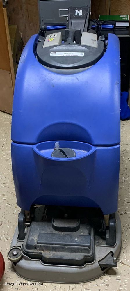 image for item LH9692 Floor sweeper