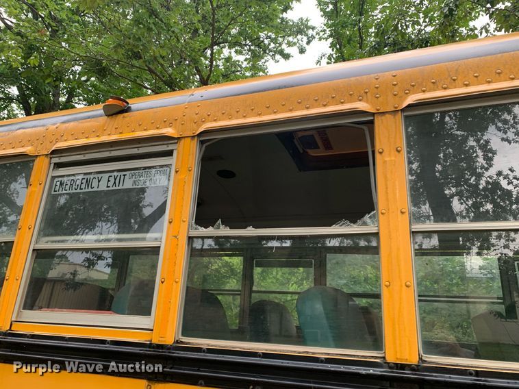 image for item LH9693 2000 Blue Bird CV20  school bus