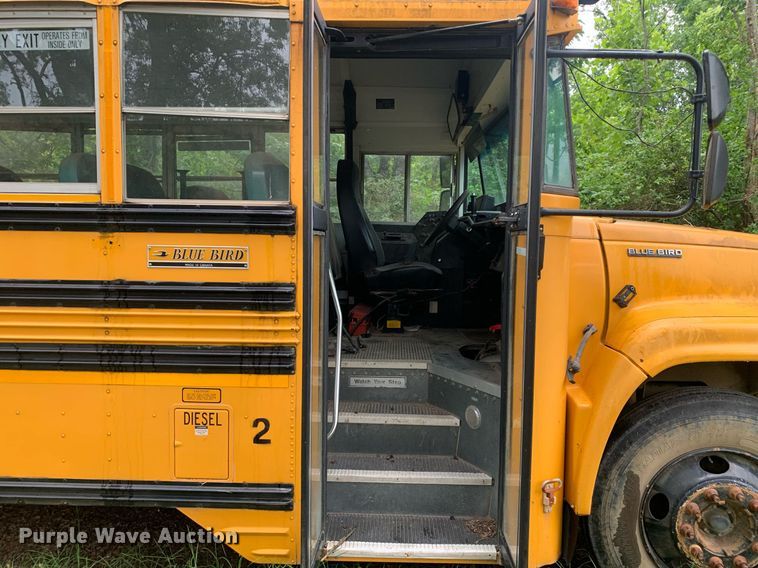image for item LH9693 2000 Blue Bird CV20  school bus