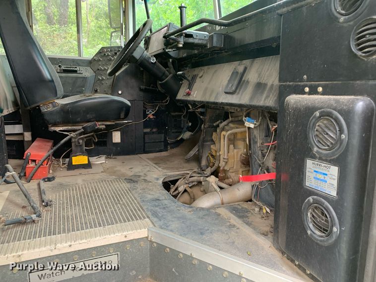 image for item LH9693 2000 Blue Bird CV20  school bus