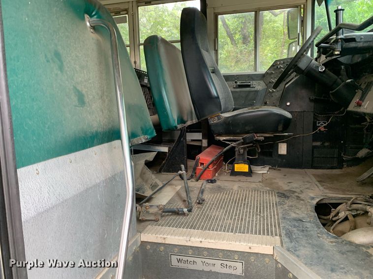 image for item LH9693 2000 Blue Bird CV20  school bus