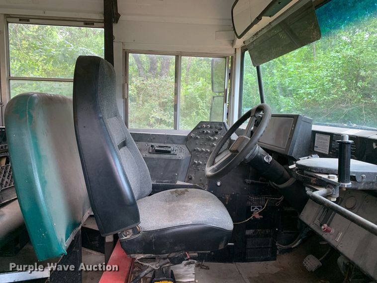 image for item LH9693 2000 Blue Bird CV20  school bus