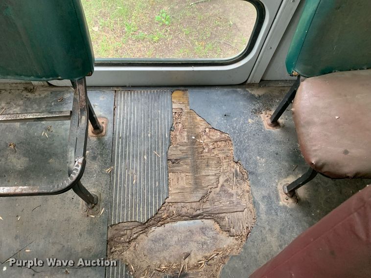 image for item LH9693 2000 Blue Bird CV20  school bus