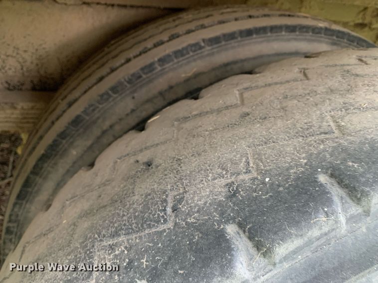 image for item LH9693 2000 Blue Bird CV20  school bus