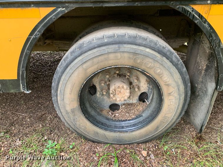 image for item LH9693 2000 Blue Bird CV20  school bus