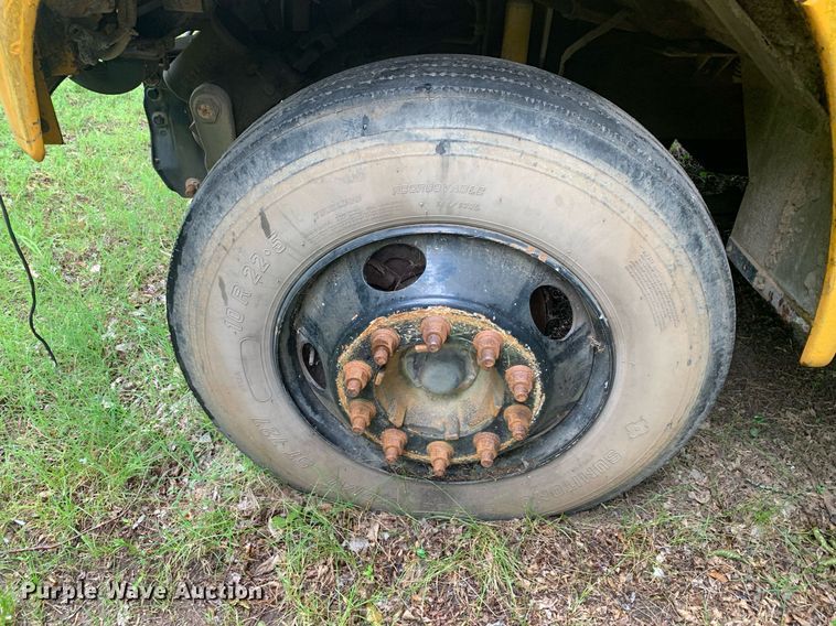 image for item LH9693 2000 Blue Bird CV20  school bus