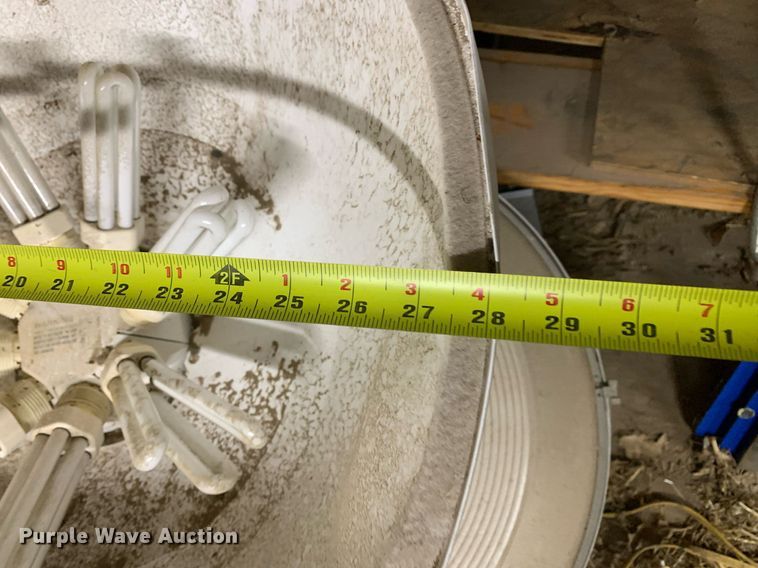 image for item LH9694 (6) 28" Day-Brite fluorescent lights