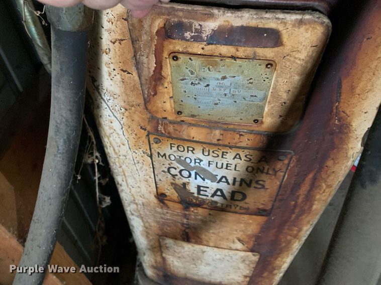 image for item LH9697 Sinclair H-C  fuel pump