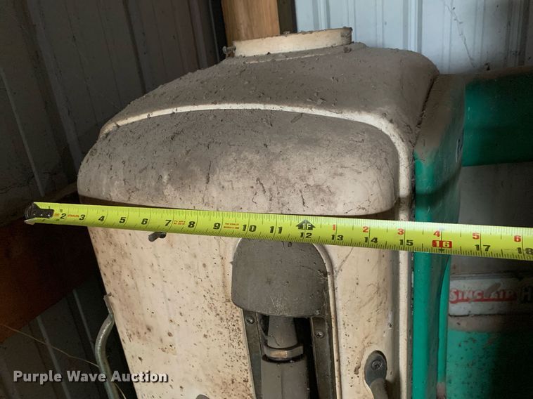 image for item LH9697 Sinclair H-C  fuel pump