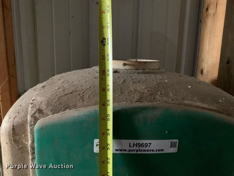 image for item LH9697 Sinclair H-C  fuel pump