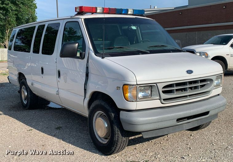 image for item LH9700 2002 Ford E350 Super Duty  van