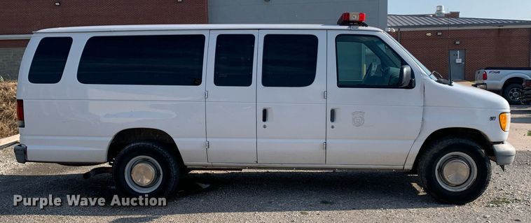 image for item LH9700 2002 Ford E350 Super Duty  van