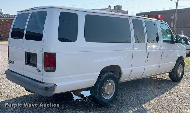 image for item LH9700 2002 Ford E350 Super Duty  van