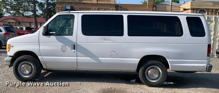 image for item LH9700 2002 Ford E350 Super Duty  van