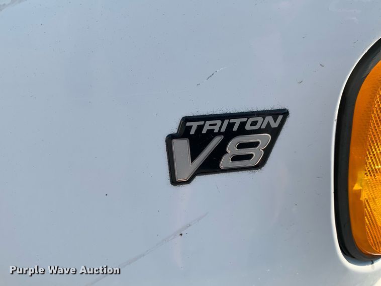 image for item LH9700 2002 Ford E350 Super Duty  van
