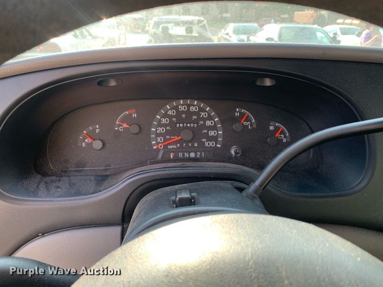 image for item LH9700 2002 Ford E350 Super Duty  van