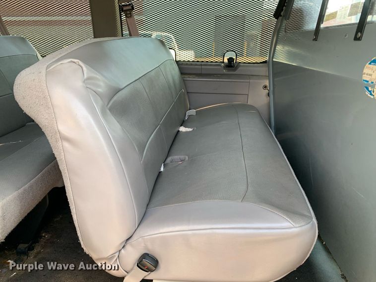 image for item LH9700 2002 Ford E350 Super Duty  van