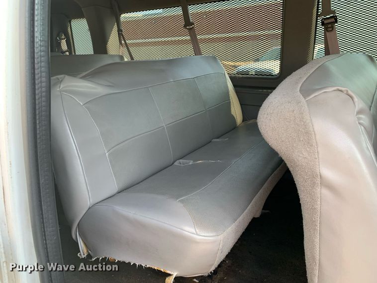 image for item LH9700 2002 Ford E350 Super Duty  van
