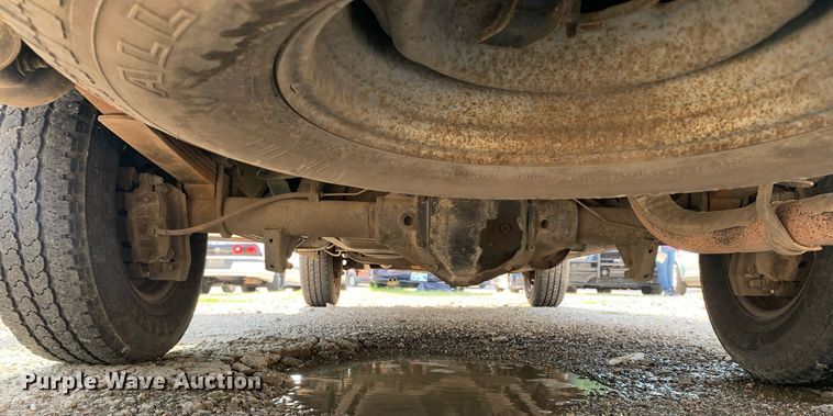 image for item LH9700 2002 Ford E350 Super Duty  van