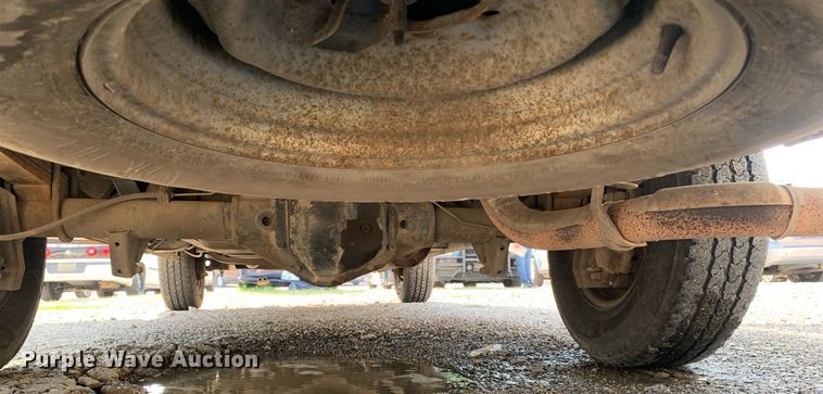 image for item LH9700 2002 Ford E350 Super Duty  van